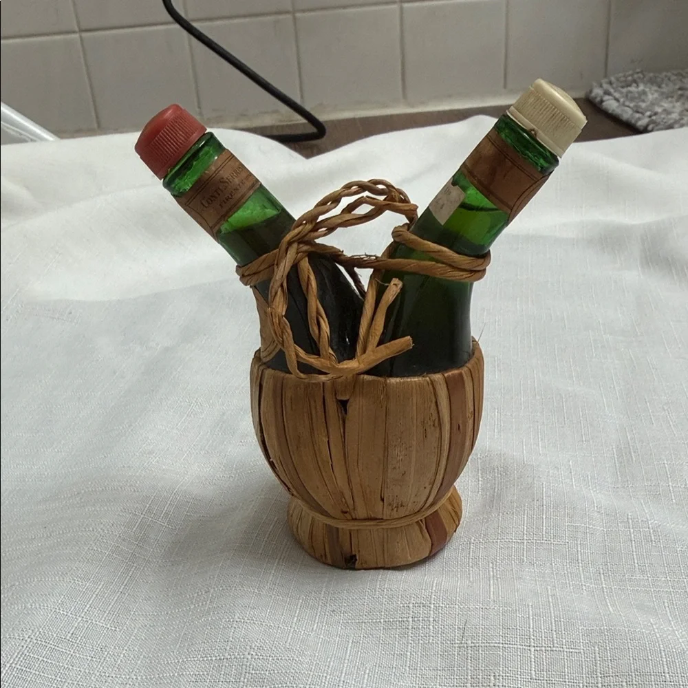 Vintage Chianti Conti Serristori Wicker Wine Bottle‎
